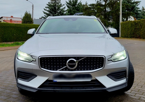 Volvo V60 Cross Country cena 84500 przebieg: 263000, rok produkcji 2020 z Gołdap małe 562